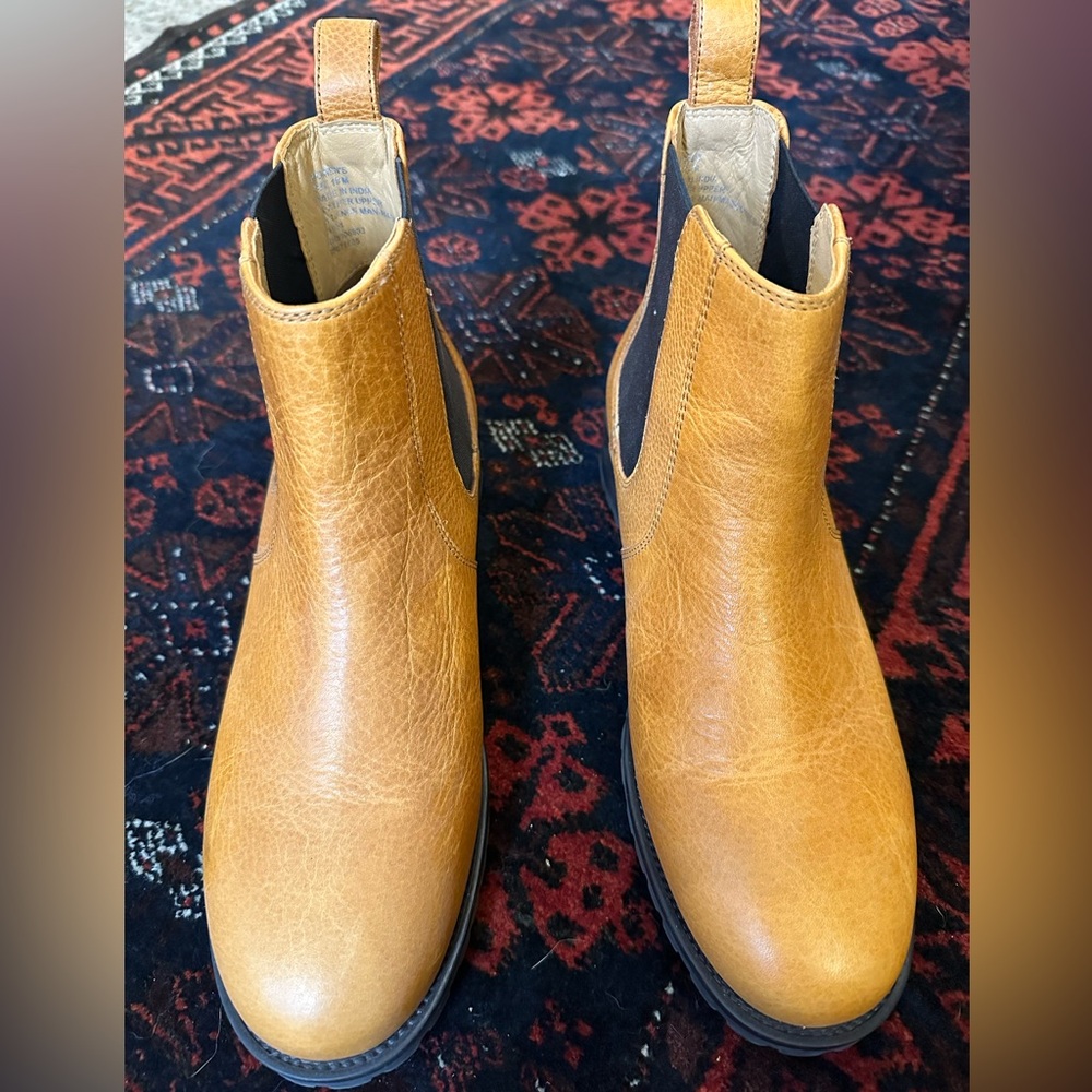 Women’s Tan Leather Chelsea Boots